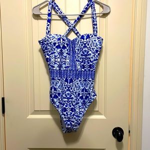 Flattering Antonio Melani suit